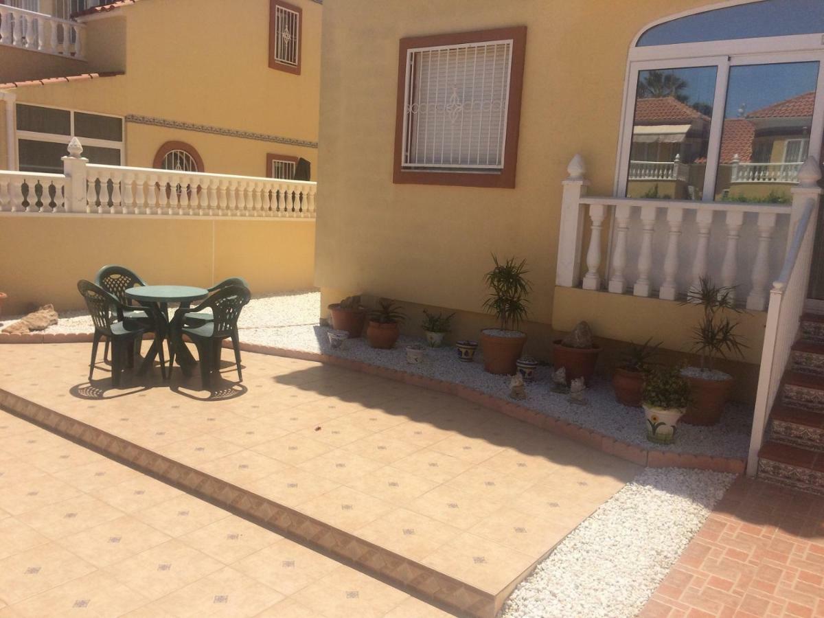 Torrevieja, La Torreta Ground Floor Apartment With Large Private Patio Garden Εξωτερικό φωτογραφία